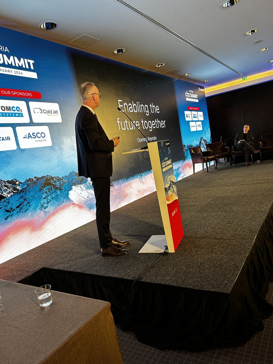 gasworld's tweet photo. Thank you to Christoph Laumen, Managing Director of Nippon Gases Germany, for his opening. Our next speaker Christopher Carson, Managing Director at @BioCarbonics Ltd, is up next on The Changing CO2 Supply Chain: Looking to the Future.
#GWCO2 #gasworld #industrialgas #CO2 https://t.co/Y2MEw5gF1e
