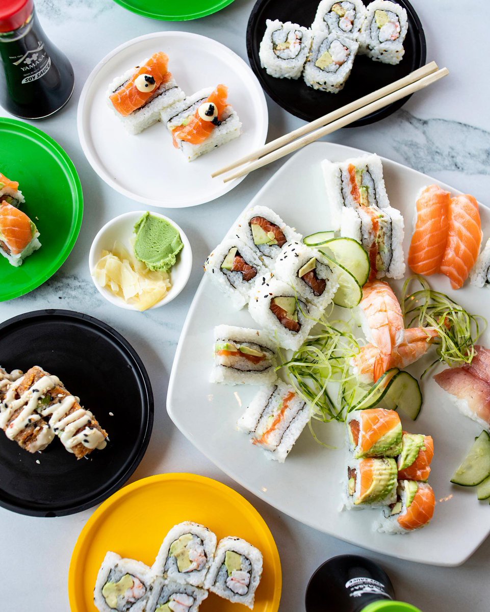 Take advantage of <a href="/BelugaCapeTown/">Beluga Restaurant</a>'s  famous daily Sushi &amp; Cocktail specials:

Daily: Monday-Friday, 4pm-6pm
Weekends: Saturday-Sunday, 12pm-6pm