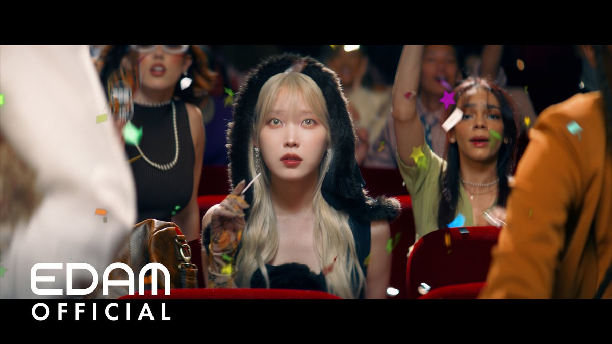 IU 'Shopper' MV

IU 6th Mini Album [The Winning]
➫ youtu.be/kHW-UVXOcLU

#아이유 #IU
#TheWinning #Shopper