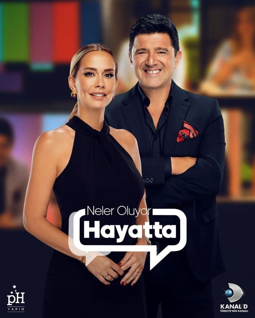 PhYapimSirketi's tweet photo. Hakan Ural ve Nur Tuğba Namlı'nın sunumuyla #NelerOluyorHayatta canlı yayınla şimdi #KanalD'de!

Bugün #HataKimde hashtag'iyle yorumlarınızı bizimle paylaşmayı unutmayın!

@neleroluyor_tv @KanalD @PhYapimSirketi https://t.co/aIrVtn3C28