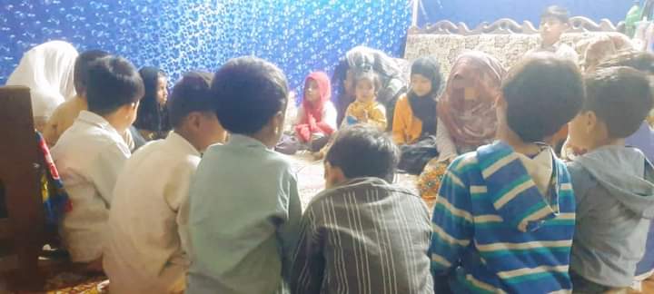 MWLMultan's tweet photo. #ایگرز_حلقہ_درود 
ایگرز ڈیپارٹمنٹ ملتان کے زیر اہتمام بستی خدادا کالونی شیر شاہ روڈ ملتان  میں  محترمہ آسیہ صاحبہ کی رہائش گاہ پر محترمہ اسماء، اقصی اور فضہ صاحبہ کی زیرنگرانی ایگرز حلقہ درود کا انقعاد کیا گیا۔
▪حضور ﷺ  کی بارگاہ میں درود پاک پڑھا گیا۔
#mwlmultan #daroodcircle https://t.co/P5lbtdNzt7