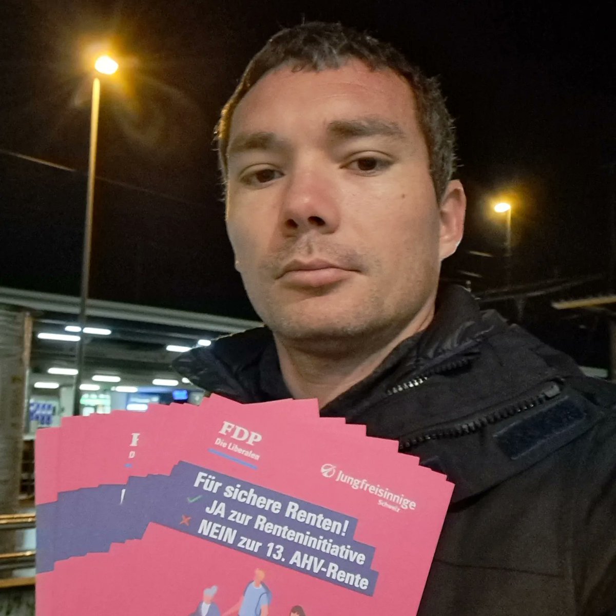 Heute verteile ich wieder am Bahnhof #Lyss Flyer für die #Renteninitiative und eine stabile #AHV. 
#Abst24 <a href="/RentenVI/">Renteninitiative</a>