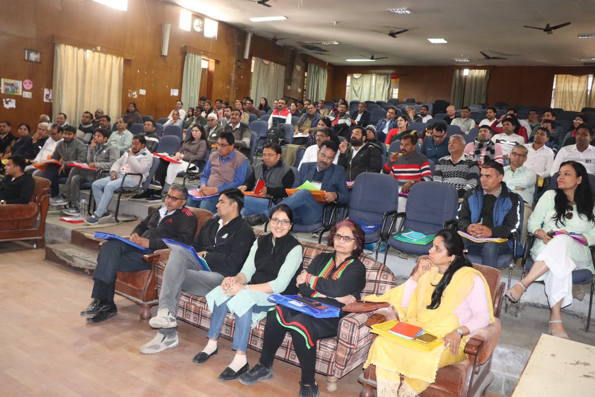 PiramalSoL's tweet photo. @PiramalSoL, in collaboration with #RSCERT, has successfully concluded a 3-day Master Facilitators training on Social, Emotional, and Ethical Learning, empowering 99 State Research Group participants from across #Rajasthan.
@PiramalFdn @RscertU @monal_jayaram @saurabhjohri75 https://t.co/yGYsUMQgv1