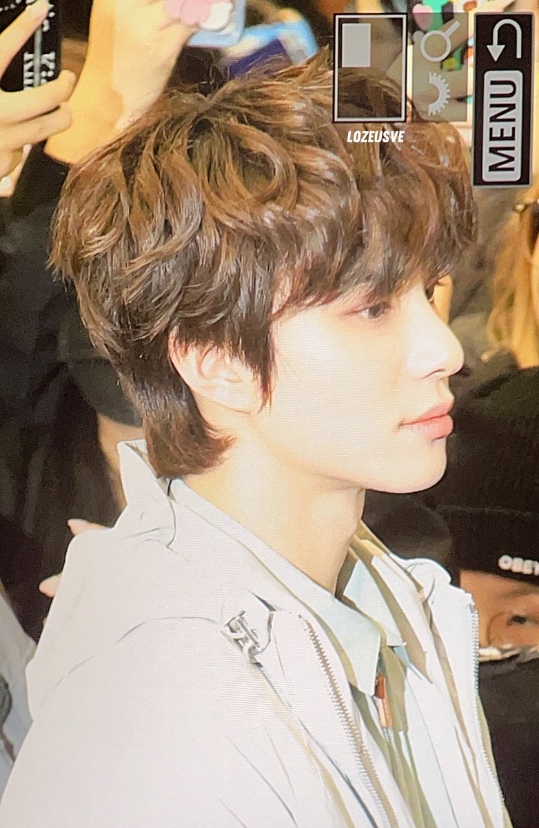 l0zeusve's tweet photo. 240220 GMP 출국 #정우 #JUNGWOO
토즈 앰버서더 오늘 미모 오바

#TODSxJUNGWOO #JUNGWOOxTODS 
#JUNGWOO #TODS #TodsFW24 @Tods https://t.co/AFChCRkIGZ