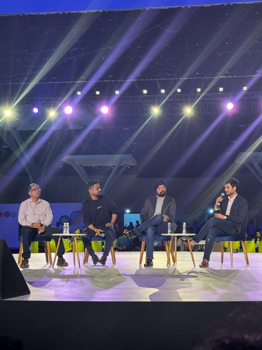 LightspeedIndia's tweet photo. Beaming up with the Lightspeed team at @mumbai_tech_ 🚀, connecting over shared visions and insights. Our Growth team is based in Mumbai, a burgeoning centre for tech and innovation. Great to see the ecosystem in full force at #MTW2024. https://t.co/5iDHS9uQuO