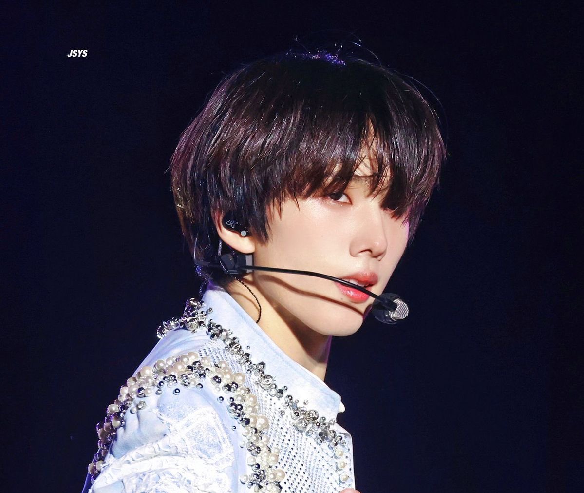 s0_0b0211's tweet photo. 왕자같아요 https://t.co/qd0AnVE5Kh