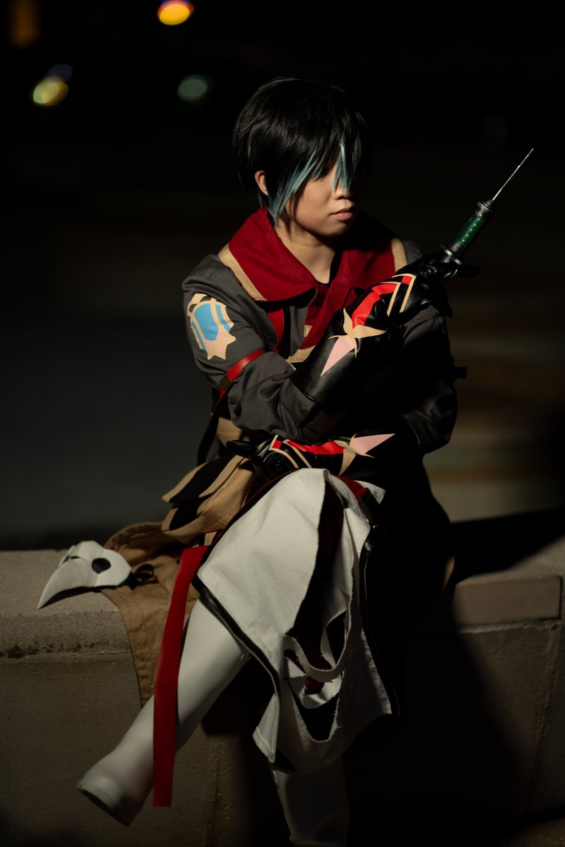 Keishikou's tweet photo. First(!!) photos of Death Dealer Ray. So happy to have finally made it far enough that I could get photos of him during Katsucon. Looking forward to wearing him more.   

#EpicSeven #Epic7 #에픽세븐 #エピックセブン #第七史詩 https://t.co/I40Uv0Illd
