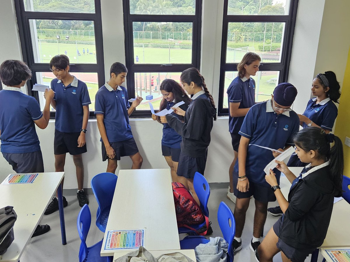 OWIS_Singapore's tweet image. Grade 10 IGCSE students dive into exam prep! After analysing model answers, they&apos;re practising questions for success! #IGCSEPrep #Grade10 #OWISFamily #OneWithTheWorld #OneWorldOneCommunity