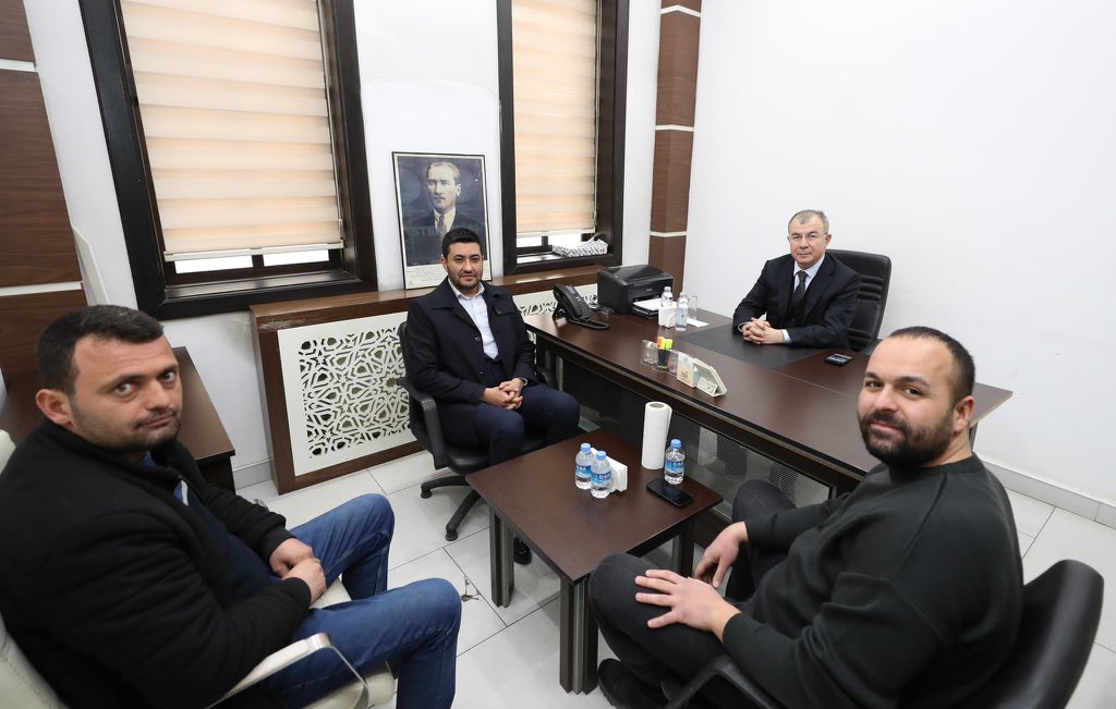 Amasya Valisi Sayın Yılmaz Doruk, TOBB Amasya Genç Girişimciler Kurulu’nu ziyaret etti. 

Ziyarette, İcra Kurulu Başkanı Emre Kaya ve Yönetim Kurulu Üyeleri, Amasya Valisi Sayın Yılmaz Doruk’a çalışmaları hakkında bilgiler verdiler.