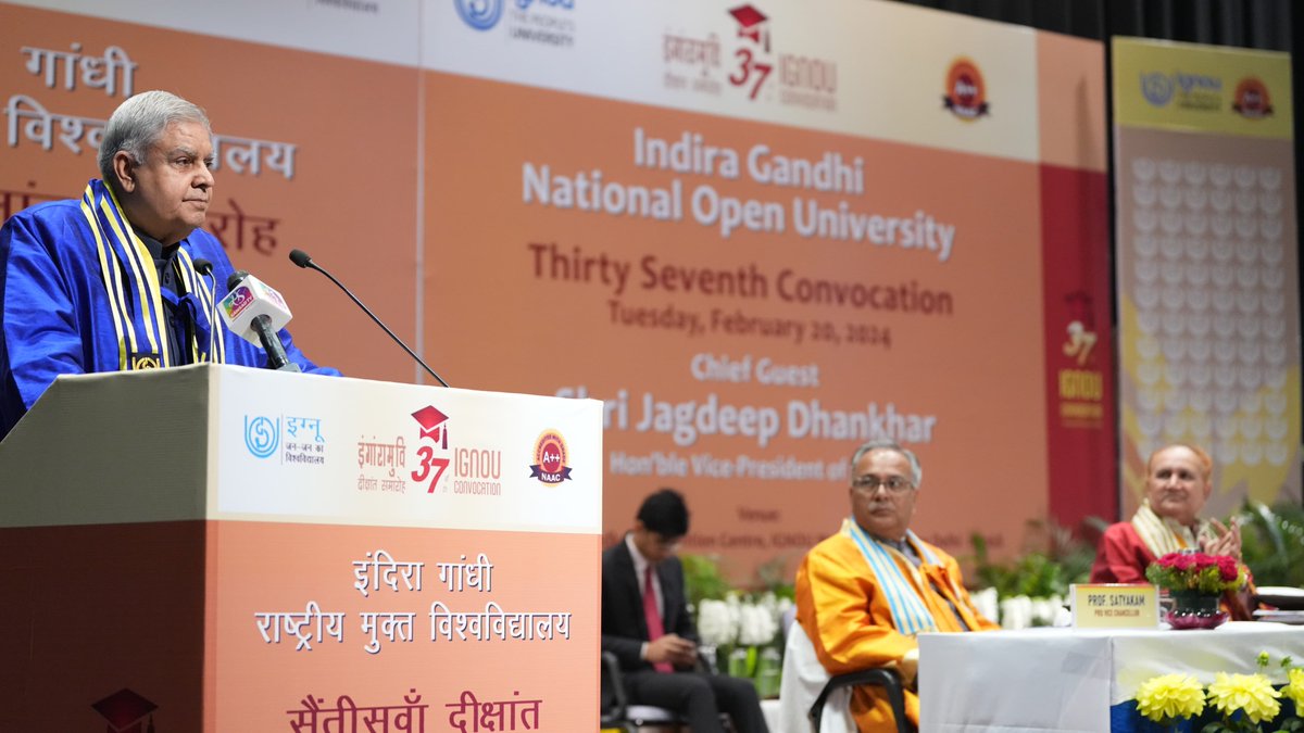 OfficialIGNOU's tweet photo. The Hon'ble Vice President Jagdeep Dhankhar in his address at the #37thConvocationIGNOU said that Bharat is at a cusp, and the IGNOU students receiving degrees should let go of traditional paths, embrace startups, and be fearless in pursuing their dreams. https://t.co/V7mmGspLrQ