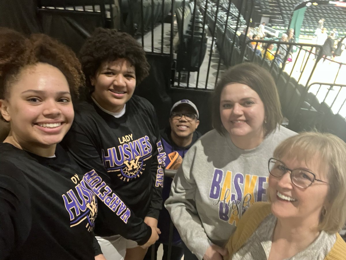 purplescooter40's tweet photo. โSurvive and Advanceโ ๐พ๐๐ฉ๐ฝโ๐ฆฑ๐ฉ๐ฝโ๐ฆฑ๐ฒ๐ #closeone #whew #basketball #ontosemis #scoutthis #fearthefro https://t.co/INH1SOPrtj