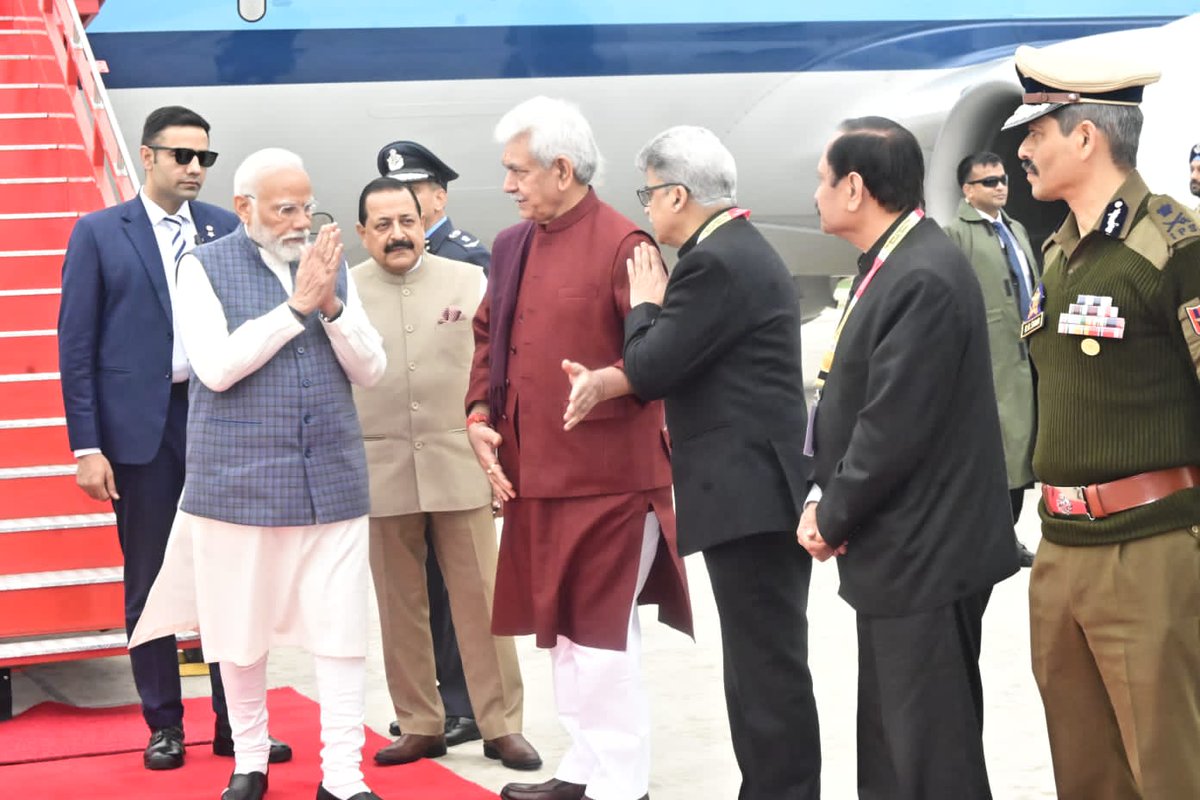 Welcomed Hon'ble Prime Minister Shri Narendra Modi Ji on his arrival at #Jammu today. नए भारत और नए जम्मू कश्मीर के शिल्पकार आदरणीय प्रधानमंत्री श्री नरेंद्र मोदी जी का मंदिरों के शहर जम्मू में हार्दिक स्वागत एवं अभिनंदन।