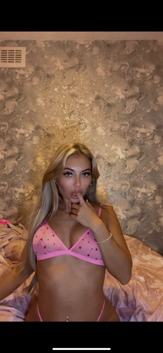 viennadoll_x's tweet image. I’m new here and just started an onlyfans. Support me and retweet this or even subscribe if you want to be really suportive 🥰 xx