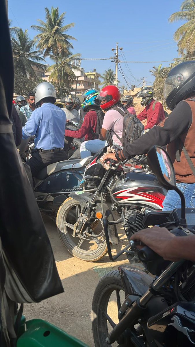 Modi ka parivar tweet media