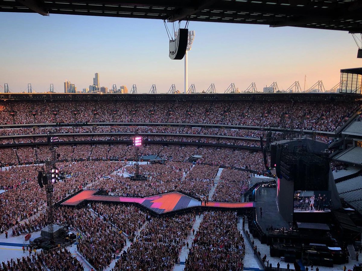 Elizabeth Burrell tweet media