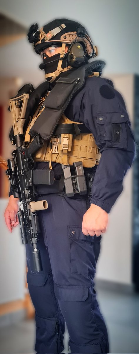 ares98734's tweet photo. FRENCH SPECIAL FORCES "Commandos Marine" loadout. https://t.co/iTeCP756GD
