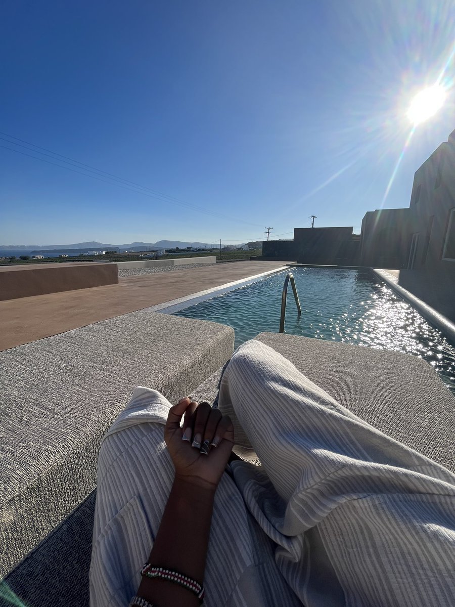 manidondada's tweet photo. my villa in Santorini was a dreammmm https://t.co/S6wadGu0K3