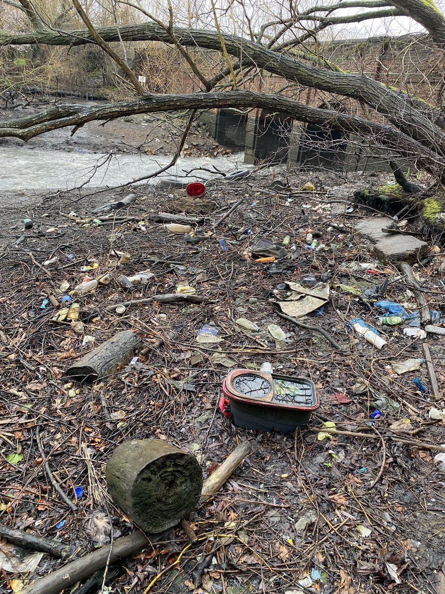 silkstreamers's tweet photo. #CleantheHarp Good to join another cleanup at the drained #BrentReservoir where we continued clearing litter along the ‘revealed’ #SilkStream About 70+ bags, tyres &amp; other items this time. Still a lot to do before the refilling of the reservoir💧
Next #cleanup Saturday 24 Feb🙏 https://t.co/4RhkMhLRcV