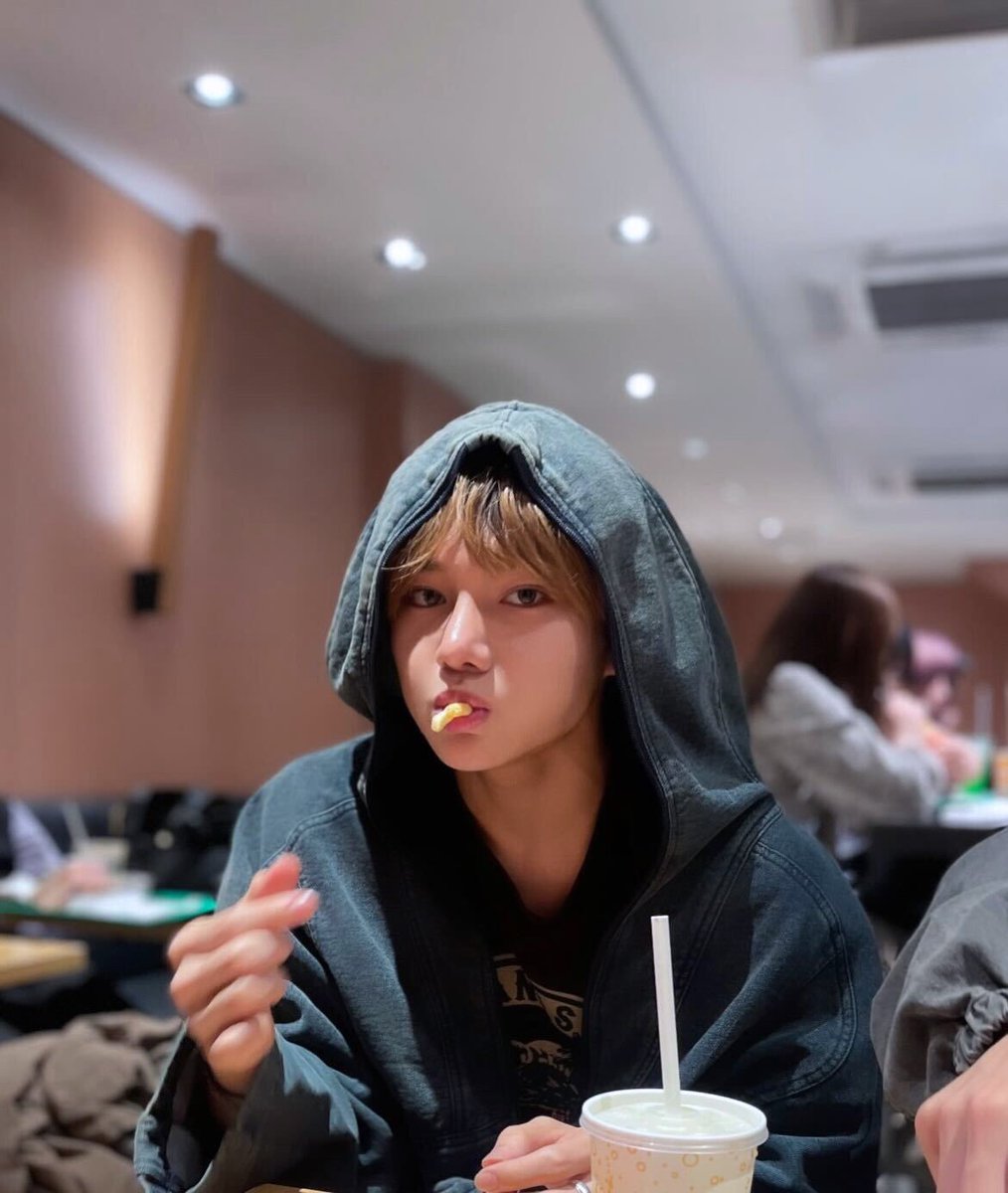 24kumi_trainee's tweet photo. お久しぶりですよね!
皆さん!がくです 🐻
日本での休暇の一部分を載せちゃいます!
いっぱい食べる君が好き!
いっぱい食べる僕が好き?
#GAKU #24kumi #Greport #マニモゴ https://t.co/5DA44LXOot