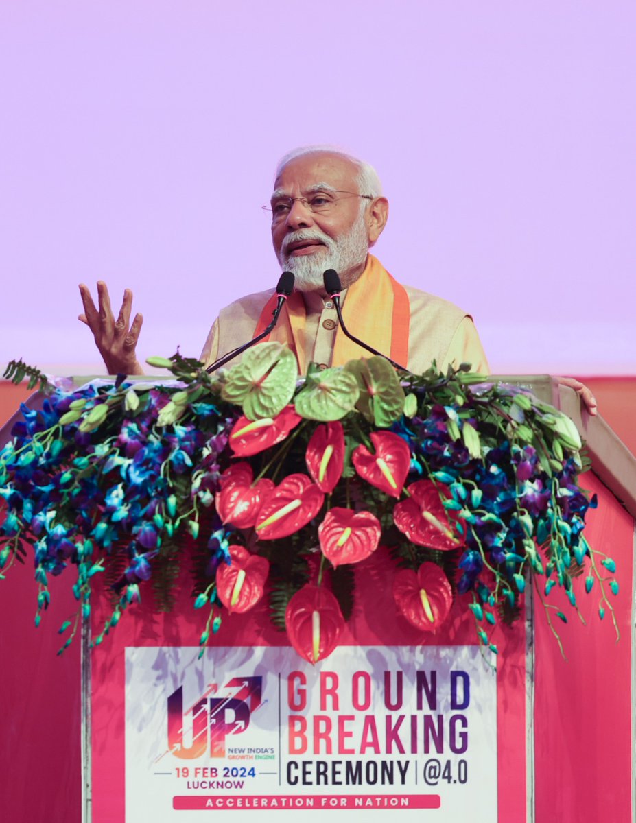 MayankeshwarSh1's tweet photo. आज लखनऊ में यशस्वी प्रधानमंत्री श्री @narendramodi जी ने चतुर्थ ग्राउंड ब्रेकिंग सेरेमनी के अंतर्गत 10 लाख 11 हजार करोड़ से भी अधिक की लागत वाली 14,000+ परियोजनाओं का शिलान्यास कर उत्तर प्रदेश को एक बड़ी सौगात दी है।
#PMModiInLucknow
#4thGroundBreakingCeremony https://t.co/gzTNORhC0W