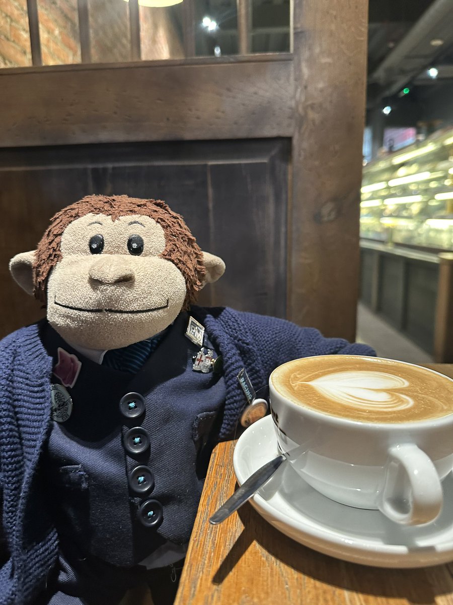 PhilipMarsh253's tweet image. 4 hours into the day… @_CaffeNero_ #piccadilly