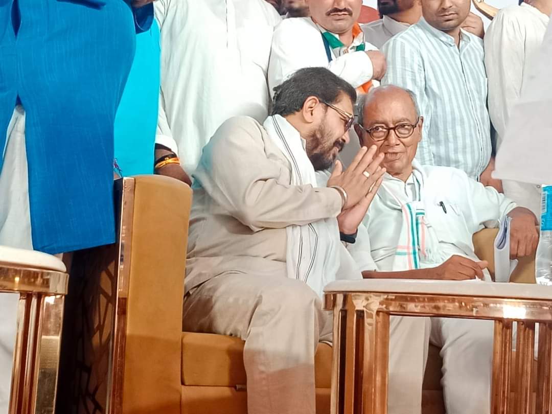 जनहित के और युवा हित के मुद्दे हमेशा उठाता आया हूं और उठाता रहूंगा ...🙏
<a href="/digvijaya_28/">Digvijaya Singh</a>
<a href="/JVSinghINC/">Jaivardhan Singh</a>
#पटवारी_घोटाले_की_SIT_जांच_करो 
#MP_में_15_लाख_दो_नौकरी_लो