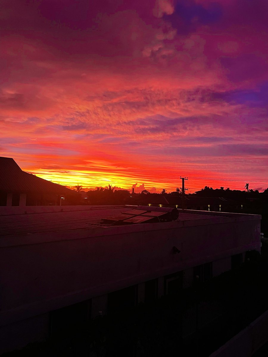 onekailoma's tweet image. Nadi sunset😍💯
#Fiji #Nadi #sunset