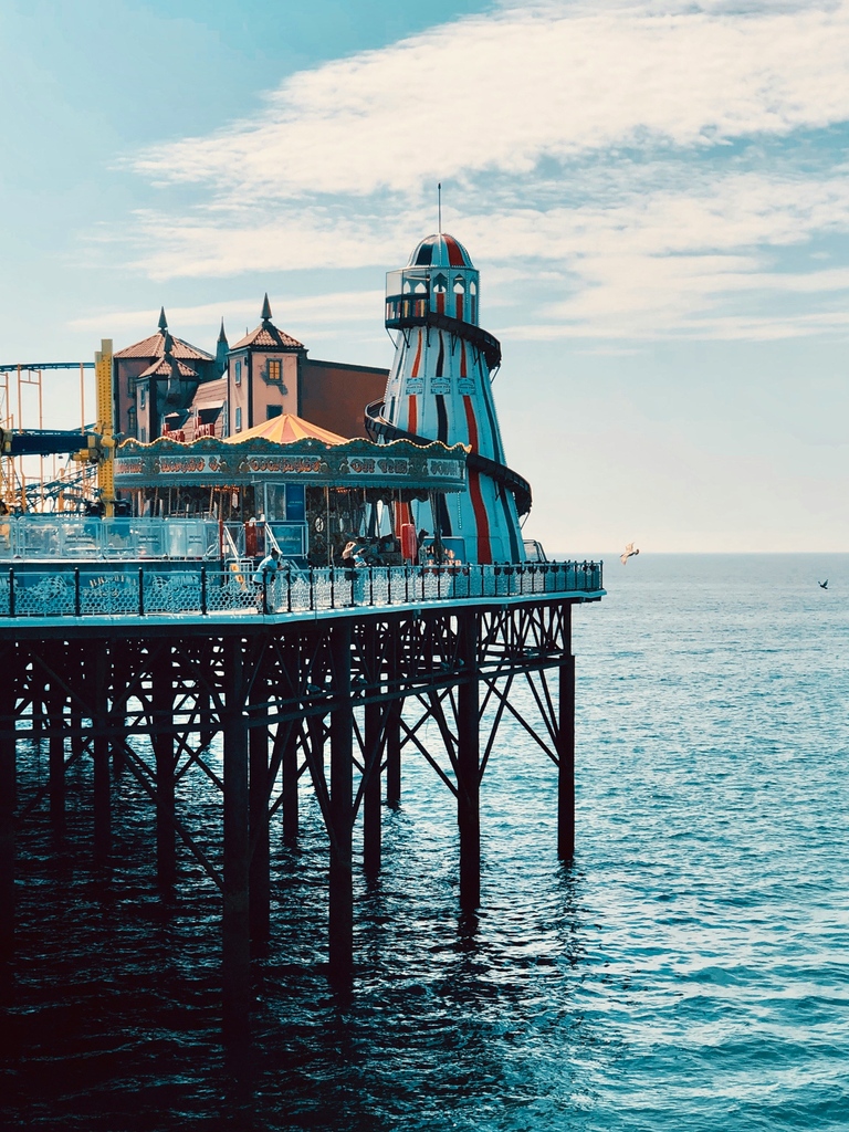 Live in Brighton? #LoveBrighton? But you're not actually working in Brighton?

Wouldn't you like your commute to be shorter than the queue for your flat white?

With JetSpace.work it can be.

Speak to us about serviced office suite availability in our #Brighton office