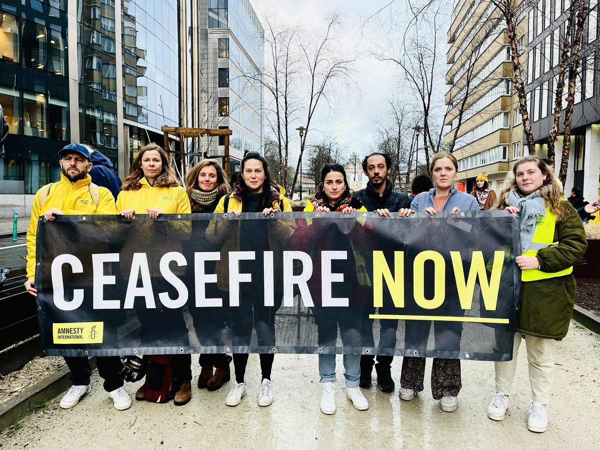 In front of European Council in #Brussels @amnestyvl & @amnestybe demanded #CeasefireNOW and ✊ a comprehensive arms embargo 🔍 support for investigation of the International Criminal Court 🌍 action to dismantle the apartheid system 🚫 ban on trade with Israeli settlements