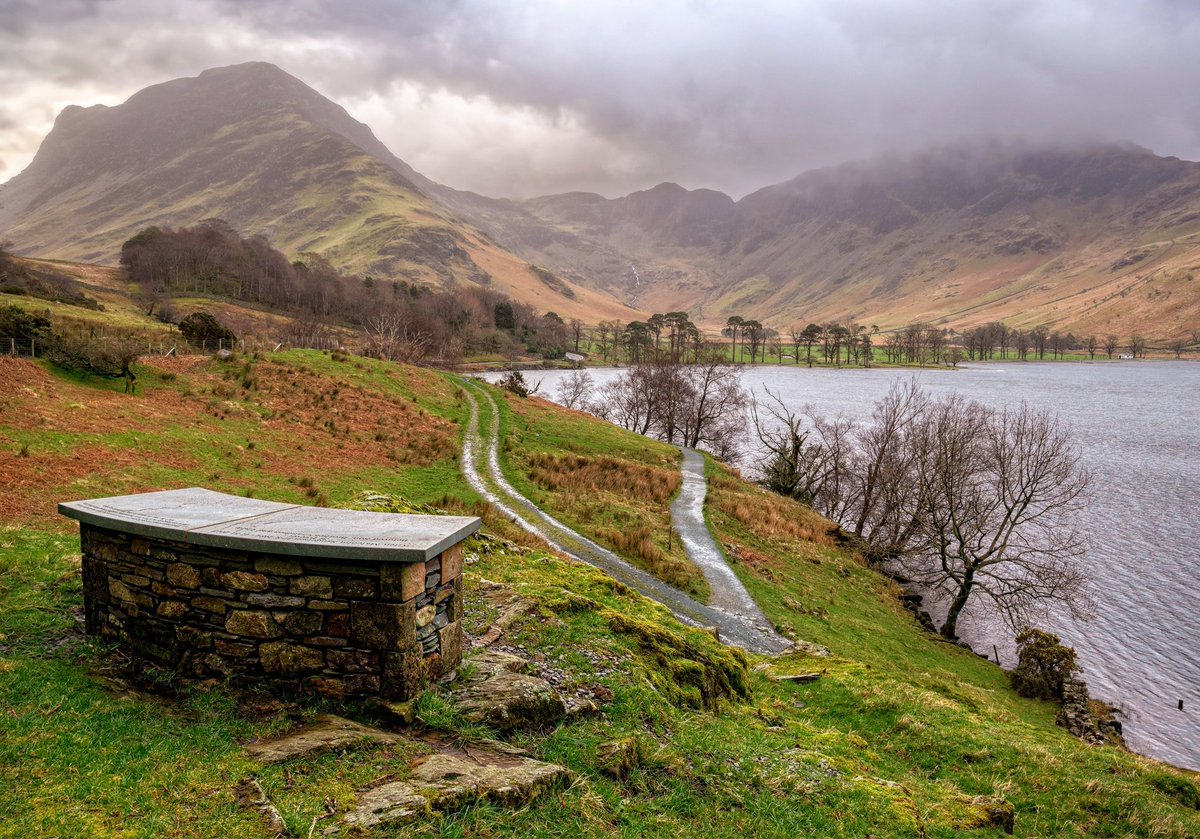 Morning everyone hope you are well. Does anything beat a seat with a view? Buttermere. Have a great day. #LakeDistrict @keswickbootco @MyFaveBench