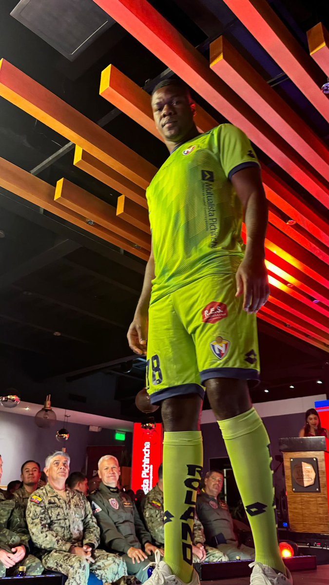 Cabezismo's tweet photo. Las camisetas que no salen a la venta,las de los porteros. 
¿Cuál va les gustó más? 
A mí la de Congo y Zumba https://t.co/mnSwmjnrP4