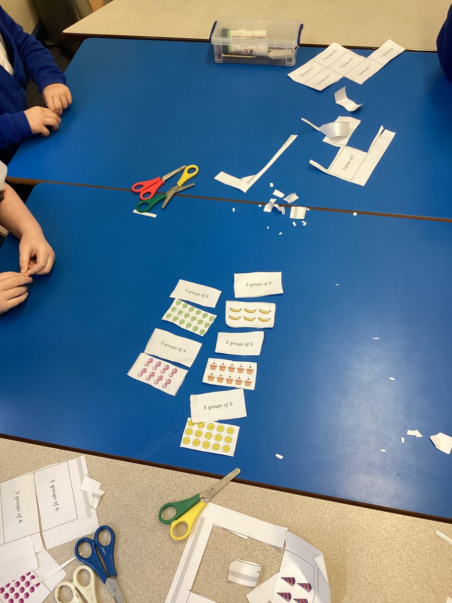 KensingPrimary's tweet image. Today in maths we were finding different equal groups. #2H #kensingtonmaths