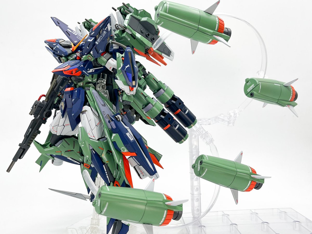 MG 1/100カオスエクリプスガンダム
CHAOS ECLIPSE GUNDAM 

完成

エクリプスを作るのはこれで3回目です。今回は二倍のカオスの装備を載せて作りました~

 #ガンダムSEED
#ガンプラ