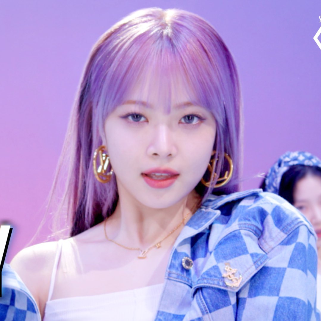 ARE YOU SEEING HER?????