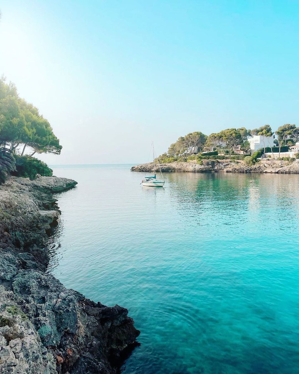 It's time to start planning your holiday. It's time for you to get to know Mallorca. We share the magic of @daleloyd #holidayplanning #Mallorca #travel #vacation #explore #wanderlust #adventure #islandlife #beachlife #daleloyd