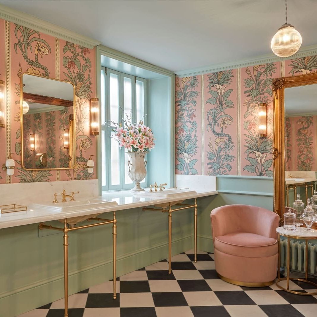 Simplicity and elegance really do make perfect washrooms😍✨️⁠

Give this a read if you love beautiful washrooms: versital.co.uk/bathroom-desig…
⁠
#minimalist #lessismore #minimalstyle #elegant #timeless #bathroominspo #bathroominspiration #bathroomdesign