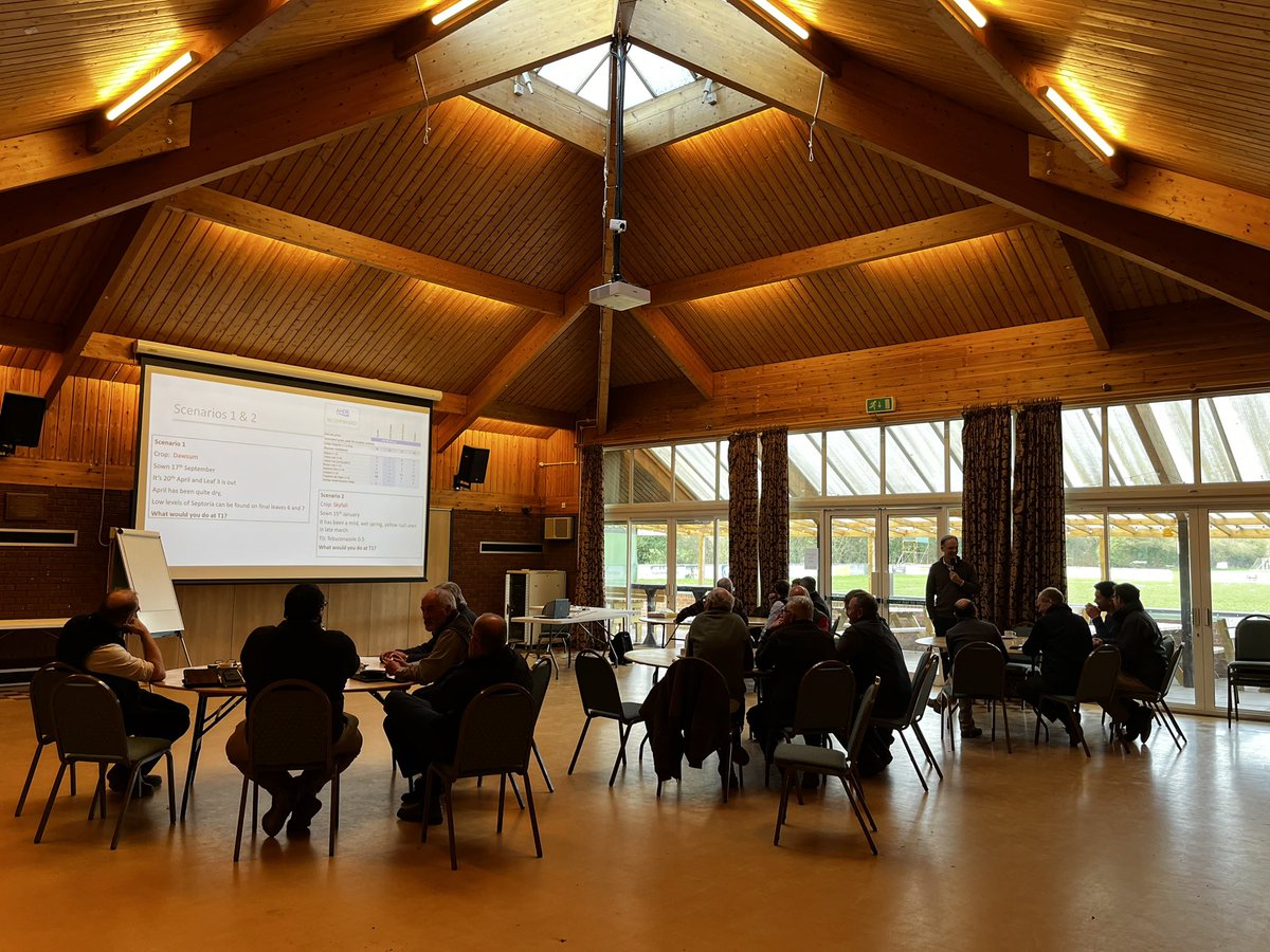 Great discussion on disease control in our <a href="/ADASGroup/">ADAS</a> Farming Association Q and A session with <a href="/AdasBlake/">Jonathan Blake</a>. Followed by a workshop on fungicide programmes in Herefordshire. #agronomy #diseasecontrol #ADAS