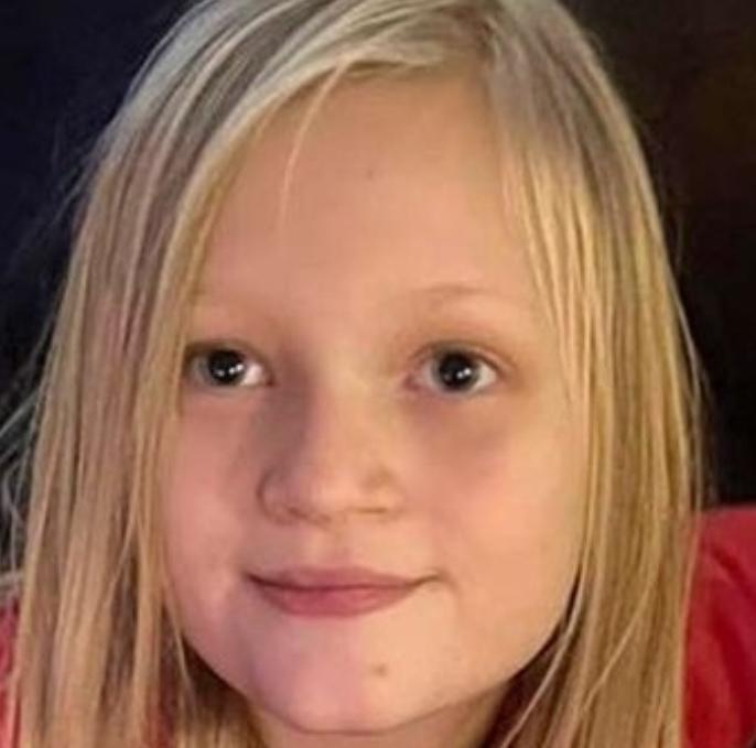 CoffindafferFBI's tweet photo. The link below has the latest press conference regarding #AudriiCunningham.

LEOs always have hope she will be found alive, but in this case, hope is not reality. 

*Her backpack was found in a wooded area
*She was in the hands of a repeat predator who preyed on kids
*Social media and communications are providing a bleak picture

It's imperative they find her. 

Hoping that backpack has his fingerprints/touch DNA if he is responsible. 

https://t.co/z2N77FGEuN