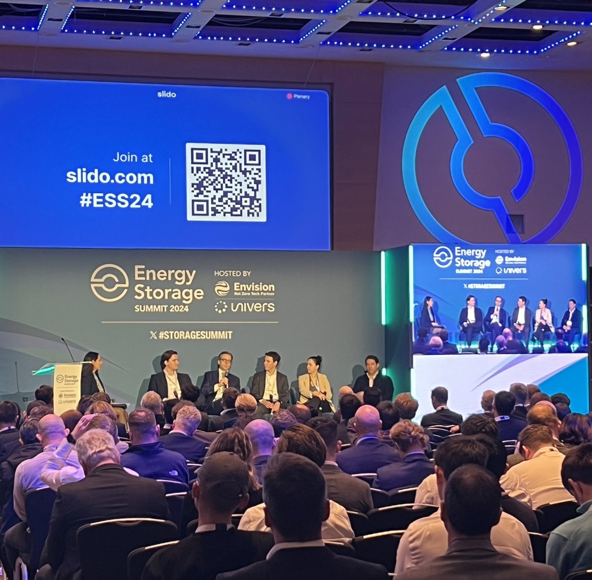 _SolarEnergy's tweet image. Back to it! We now have a keynote panel on Highlighting the Investors’ Current Appetite for Energy Storage moderated by #QuinbrookInfrastructurePartners with Speakers from @jlluk #BWESS @Harmony_Energy_ @NofarEnergy #SpearmintEnergy #StorageSummit