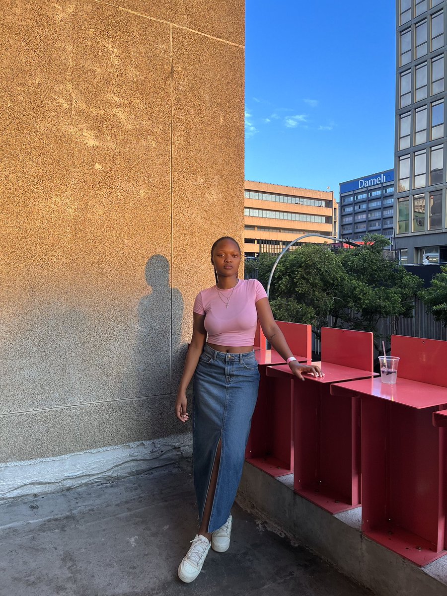 naledi_jacobs's tweet photo. farmers market outfit 🫧 https://t.co/9uu2XCoQXT