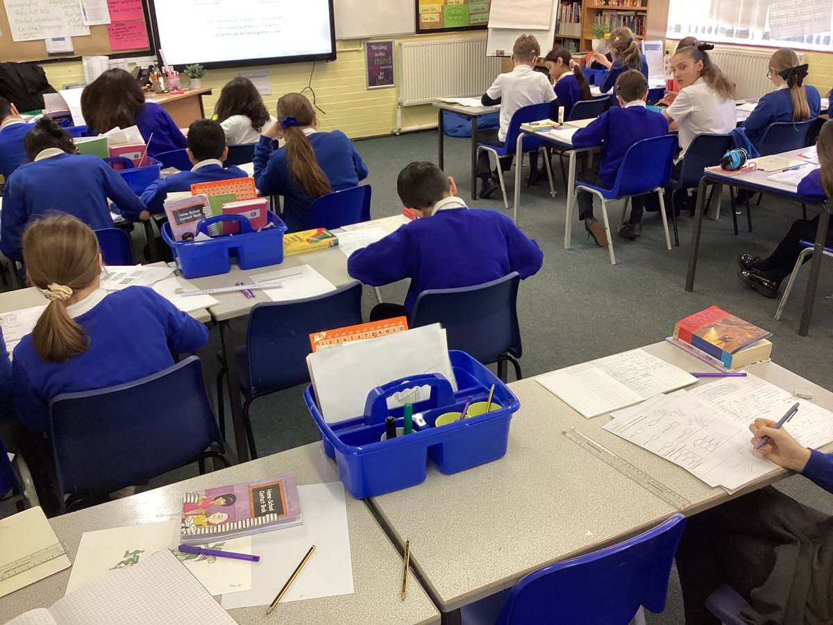 PelhamYear6's tweet image. Focusing on their method, the children are multiplying decimals by whole numbers. Some children even brought in home learning😁@PelhamPrimary_  @trustilluminate #LearningIsAProcess