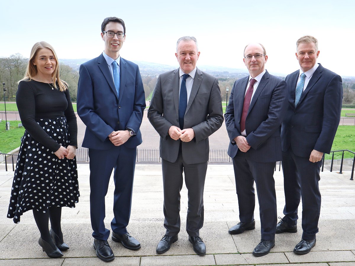 .@Economy_NI Minister @ConormurphySF today met with his Expert Panel who will advise the Department on taking forward his Economic Vision. The focus of the panel will be on Good Jobs, Regional Balance, Productivity, and Net Zero.