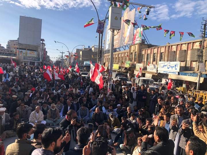 PSOLahore's tweet photo. Once again, #PashtunkwaNationalAwamiParty is organizing protests throughout d Baloch Pashtun province of Balochistan,condemning election rigging and the manipulation of results in NA251,where our chairman @KhushalPKNAP had a substantial lead.@HamidMirPAK @SaleemKhanSafi
#PSOLHR https://t.co/xXUBQwsXLx