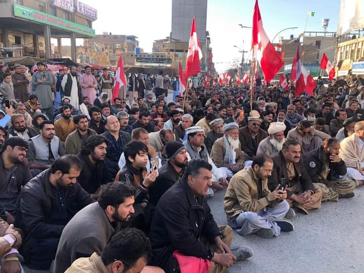PSOLahore's tweet photo. Once again, #PashtunkwaNationalAwamiParty is organizing protests throughout d Baloch Pashtun province of Balochistan,condemning election rigging and the manipulation of results in NA251,where our chairman @KhushalPKNAP had a substantial lead.@HamidMirPAK @SaleemKhanSafi
#PSOLHR https://t.co/xXUBQwsXLx
