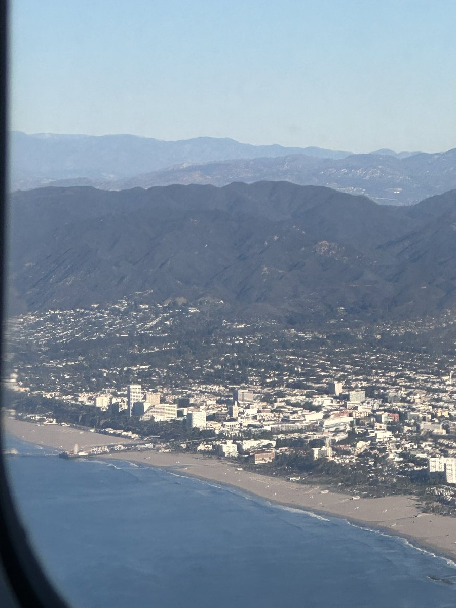 #LAX #FlightAttendant #Cali