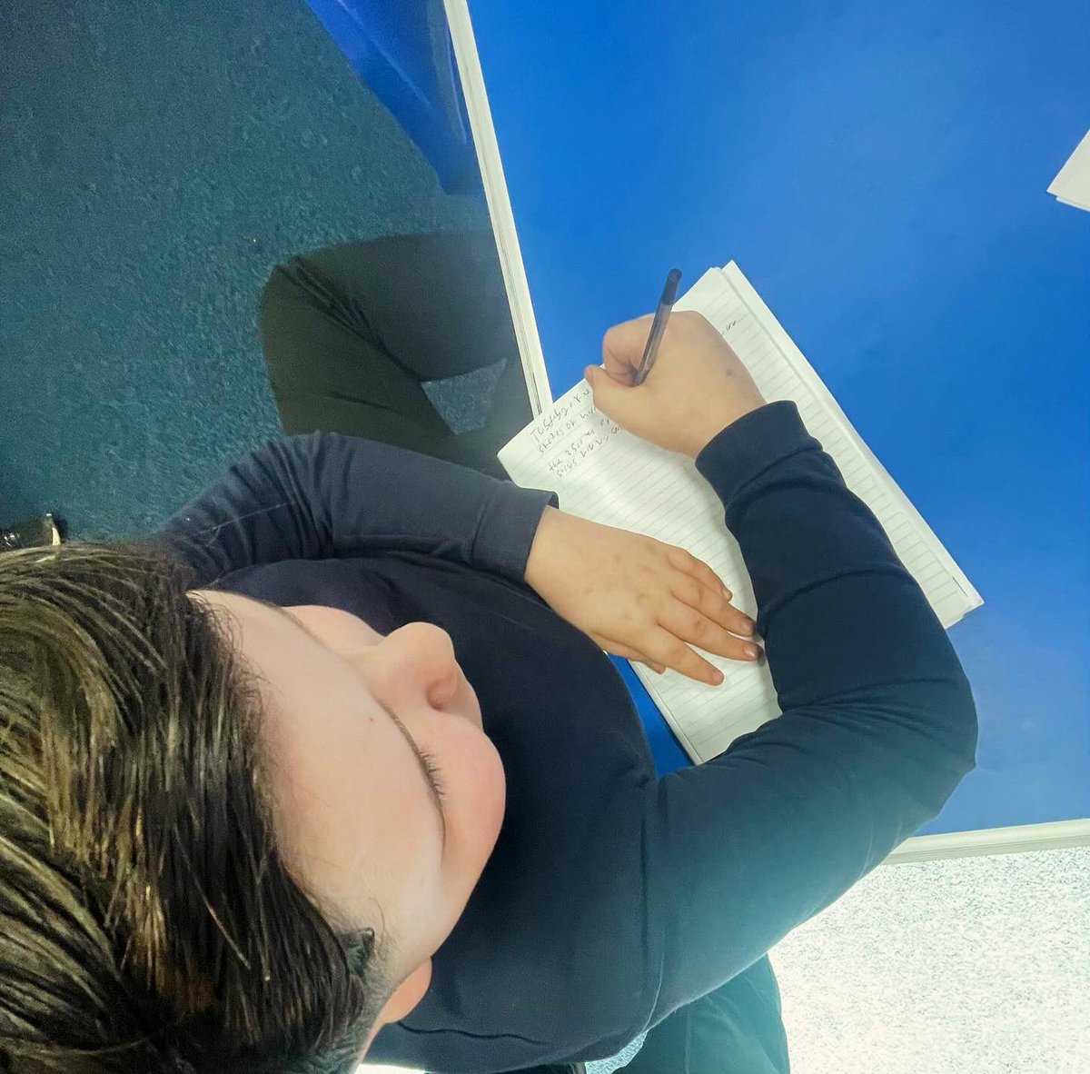 reintegreat's tweet image. 🔬🌟 **Exciting Discoveries in KS3 Science!** 🌟🔬

In today’s Science class, our KS3 students embarked on an engaging journey through the states of matter, exploring the fascinating world of solids, liquids, and gases.

#ScienceFun #KS3Discovery #SolidLiquidGas #FutureScientists