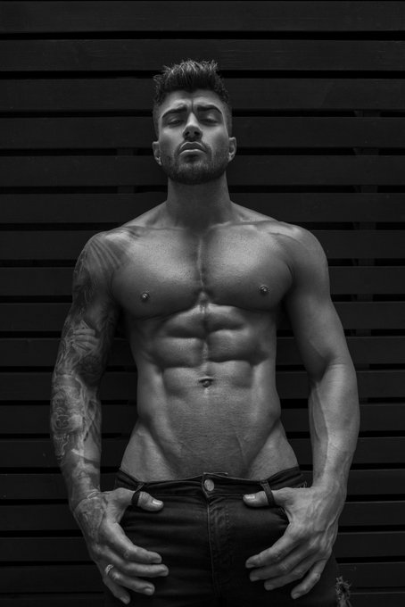 RT if you want to serve this master 🥵😋  50% discount - https://t.co/isk1k3mLm2 https://t.co/ay4wLOP5