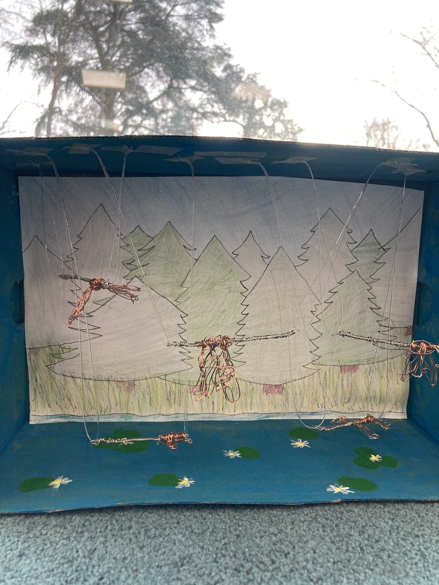 Abi @IbstockSenior made this fab diorama featuring the bayou from King and the Dragonflies by #kacencallender for the @TSBA_UK competition. Love how the intricately woven copper dragonflies are suspended so appear in constant motion. Great work! 👏👑🐉🪰 😀@scholasticuk
