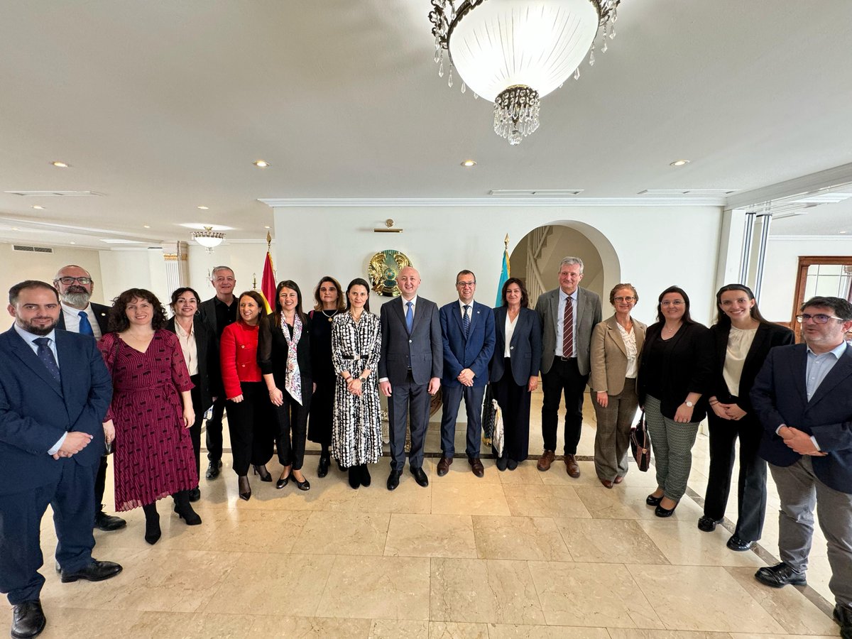 El Vicerector de Internacionalización de <a href="/UdL_info/">Universitat de Lleida (UdL)</a>, Sr. Toni Granollers, asiste junto a Rectores/as y Vicerrectores/as de Relaciones Internacionales y representatntes del <a href="/sepiegob/">SEPIE</a> al almuerzo-reunión ofrecido por el Embajador de Kazajstán en España, Sr. Mussayev Danat