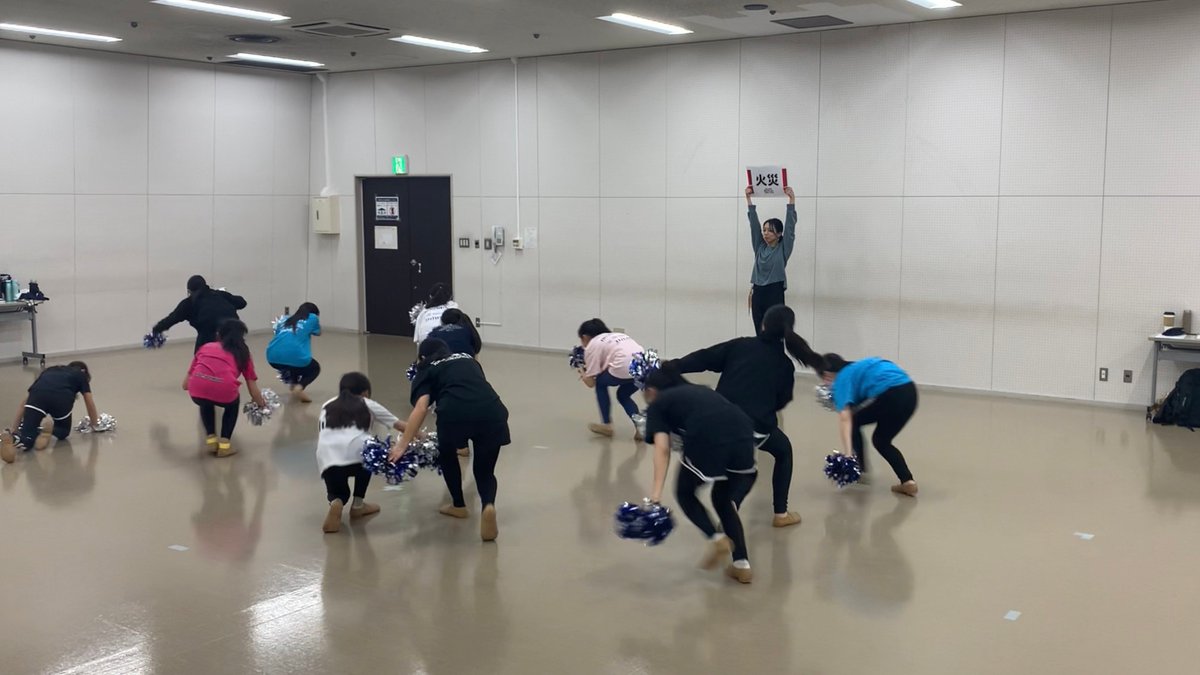 utsunomiyabrex's tweet image. 【#そなえてバスケ杯 開催中】 
ブレックスでは #2ndweek に #ディフェンスアクション をチアスクールにて11回実施しました！
2/27(火)からはヤフー防災模試を活用した「ファン防災アクション」も開始となります。
ぜひご参加ください。 
▼詳細
bleague.jp/b-hope/sonaete…
#BリーグHope #そなえてバスケ